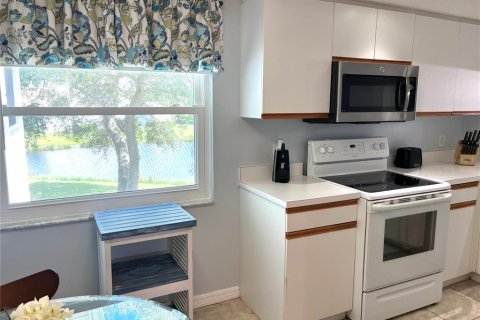 Condo in Bradenton, Florida, 2 bedrooms  № 1374582 - photo 7