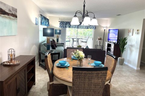 Condo in Bradenton, Florida, 2 bedrooms  № 1374582 - photo 9