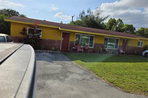 Купить коммерческую недвижимость в Мирамар, Флорида 242.38м2, № 1095517 - фото 1