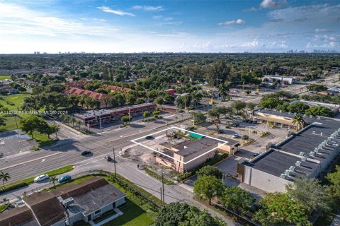 Immobilier commercial à vendre à Miami Gardens, Floride № 975882 - photo 9