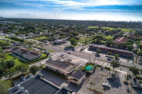 Commercial property in Miami Gardens, Florida № 975882 - photo 7