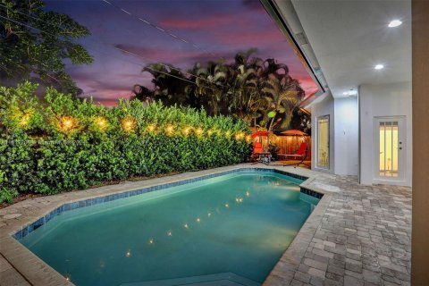 Casa en venta en Fort Lauderdale, Florida, 6 dormitorios, 340.86 m2 № 1238388 - foto 27