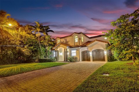 Villa ou maison à vendre à Fort Lauderdale, Floride: 6 chambres, 340.86 m2 № 1238388 - photo 18