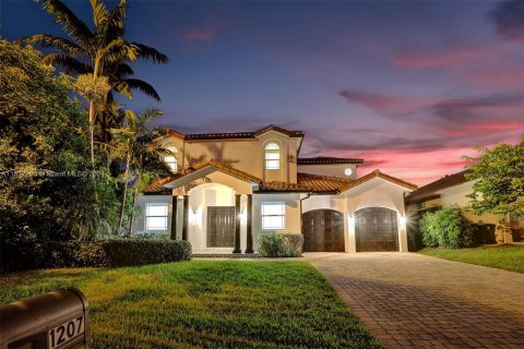 Villa ou maison à vendre à Fort Lauderdale, Floride: 6 chambres, 340.86 m2 № 1238388 - photo 2