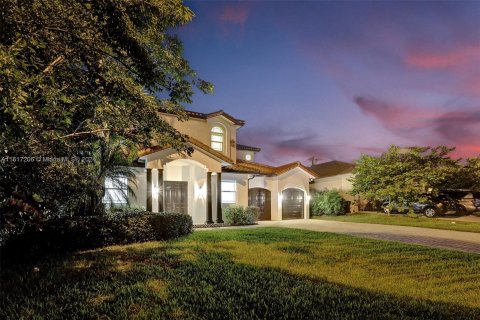 House in Fort Lauderdale, Florida 6 bedrooms, 340.86 sq.m. № 1238388 - photo 20