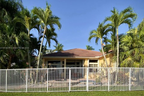 Villa ou maison à vendre à Weston, Floride: 4 chambres, 285.67 m2 № 1238389 - photo 12