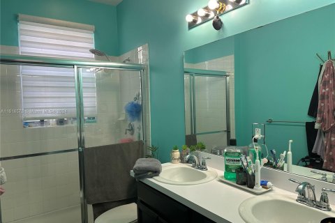 Adosado en venta en Homestead, Florida, 4 dormitorios, 160.54 m2 № 1238435 - foto 11