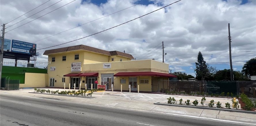 Immobilier commercial à Hialeah, Floride № 1238598