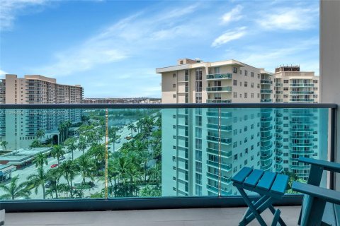 Condominio en alquiler en Hollywood, Florida, 2 dormitorios, 84.08 m2 № 525289 - foto 23