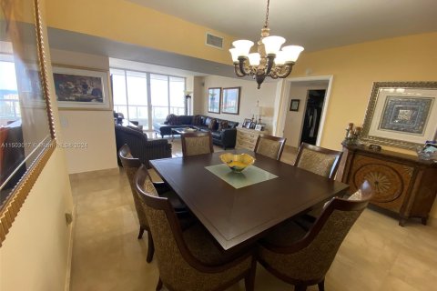 Copropriété à vendre à Aventura, Floride: 3 chambres, 157.93 m2 № 911227 - photo 13