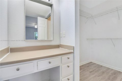 Condo in Port St. Lucie, Florida, 1 bedroom  № 1329663 - photo 15