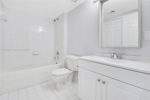 Condo in Port St. Lucie, Florida, 1 bedroom  № 1329663 - photo 16