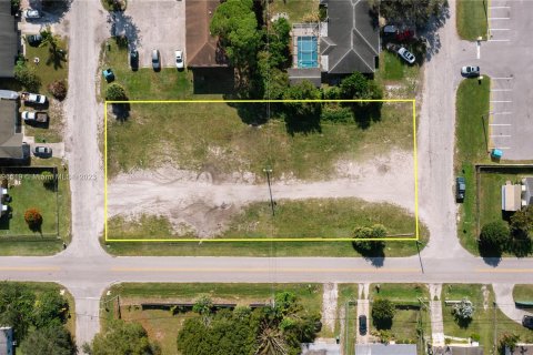 Commercial property in St. Lucie, Florida № 889668 - photo 6