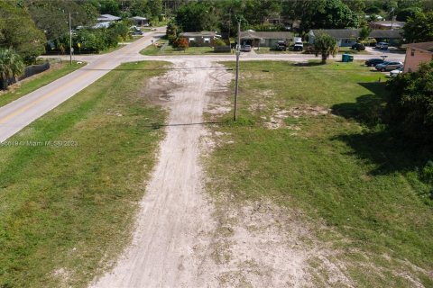 Commercial property in St. Lucie, Florida № 889668 - photo 7