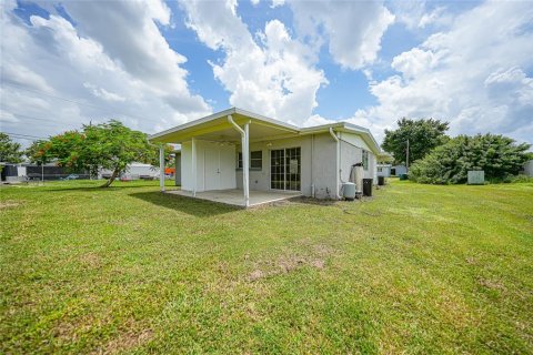 House in Punta Gorda, Florida 3 bedrooms, 102.47 sq.m. № 1337324 - photo 25