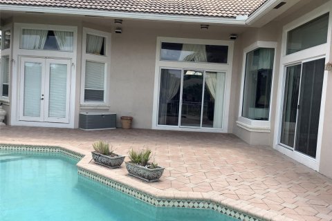 House in Coral Springs, Florida 4 bedrooms, 290.13 sq.m. № 1210115 - photo 6