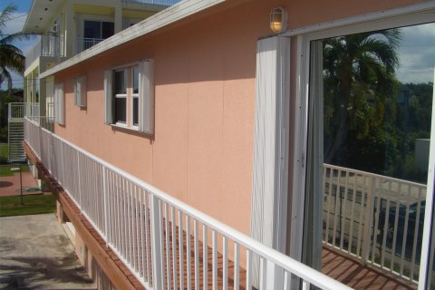 House in Key Largo, Florida 3 bedrooms, 262.36 sq.m. № 835868 - photo 24