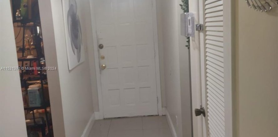 Condo à Lauderhill, Floride, 2 chambres  № 1237403