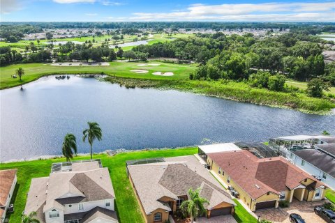 House in Davenport, Florida 4 bedrooms, 238.67 sq.m. № 1327199 - photo 3