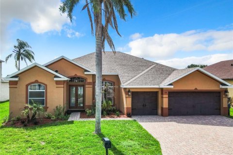 House in Davenport, Florida 4 bedrooms, 238.67 sq.m. № 1327199 - photo 8