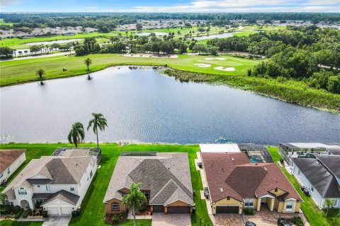 House in Davenport, Florida 4 bedrooms, 238.67 sq.m. № 1327199 - photo 4