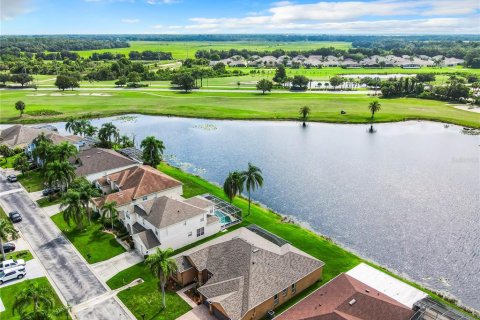 House in Davenport, Florida 4 bedrooms, 238.67 sq.m. № 1327199 - photo 5