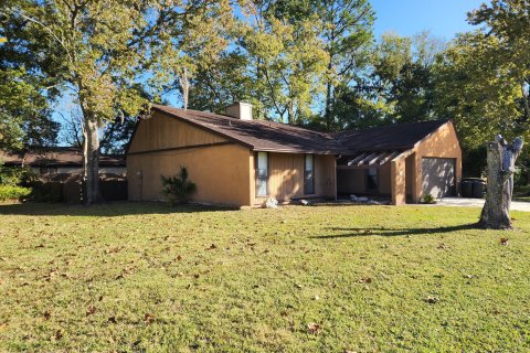 Villa ou maison à louer à Jacksonville, Floride: 2 chambres, 102.94 m2 № 865899 - photo 1