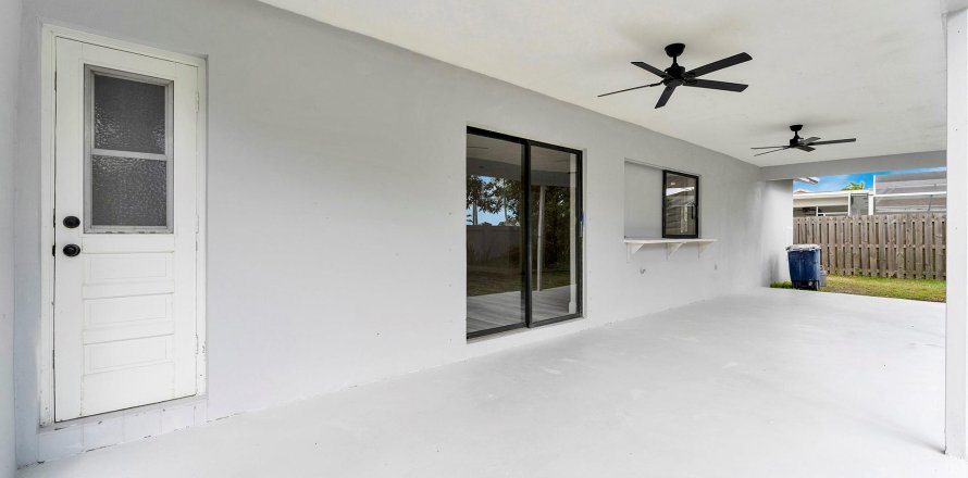 House in Cooper City, Florida 3 bedrooms, 181.25 sq.m. № 1129130