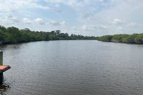 Condo in Stuart, Florida, 1 bedroom  № 1179629 - photo 2