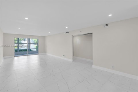 Copropriété à vendre à Coconut Creek, Floride: 2 chambres, 107.4 m2 № 1138501 - photo 8