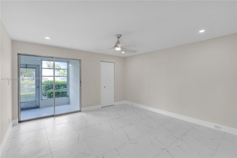 Copropriété à vendre à Coconut Creek, Floride: 2 chambres, 107.4 m2 № 1138501 - photo 11