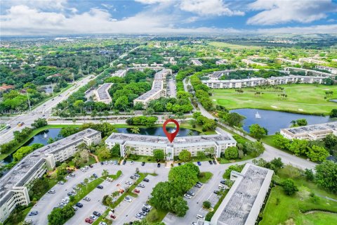 Condominio en venta en Coconut Creek, Florida, 2 dormitorios, 107.4 m2 № 1138501 - foto 23