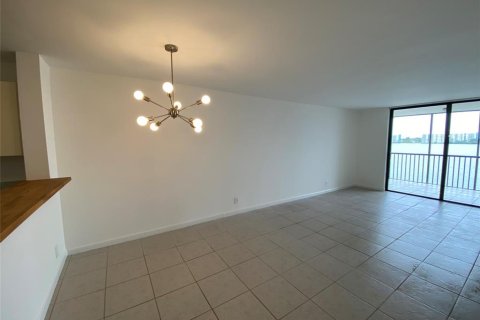 Condominio en venta en Oakland Park, Florida, 2 dormitorios, 85.47 m2 № 510035 - foto 5