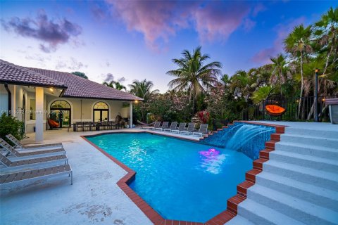 Casa en venta en Davie, Florida, 9 dormitorios, 462.56 m2 № 952028 - foto 8