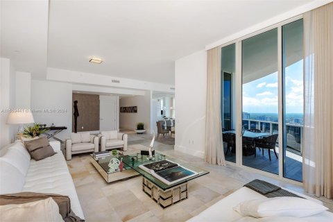 Condominio en venta en Aventura, Florida, 4 dormitorios, 460.33 m2 № 1081148 - foto 3