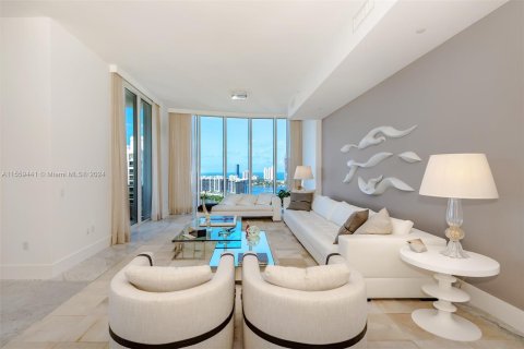 Condominio en venta en Aventura, Florida, 4 dormitorios, 460.33 m2 № 1081148 - foto 4