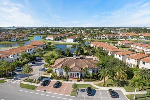 Adosado en venta en Palm Beach Gardens, Florida, 2 dormitorios, 115.2 m2 № 1226808 - foto 8