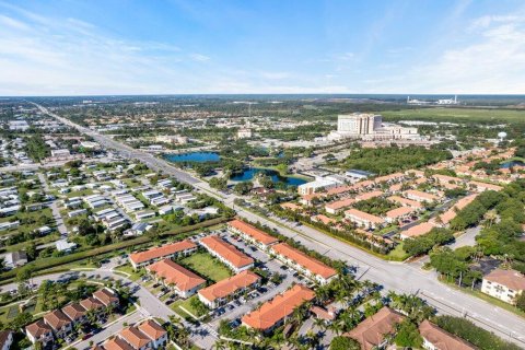 Adosado en venta en Palm Beach Gardens, Florida, 2 dormitorios, 115.2 m2 № 1226808 - foto 1