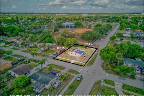 Casa en venta en Lauderhill, Florida, 3 dormitorios, 95.04 m2 № 1225783 - foto 2