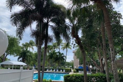 Condominio en venta en Pompano Beach, Florida, 2 dormitorios, 106.84 m2 № 989226 - foto 3