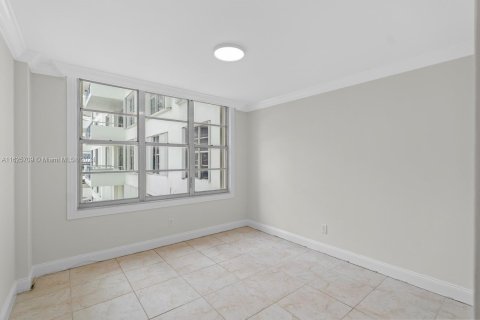 Copropriété à vendre à Miami Beach, Floride: 2 chambres, 96.62 m2 № 1281761 - photo 16