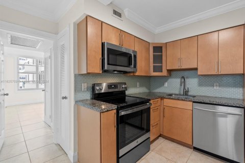 Copropriété à vendre à Miami Beach, Floride: 2 chambres, 96.62 m2 № 1281761 - photo 13