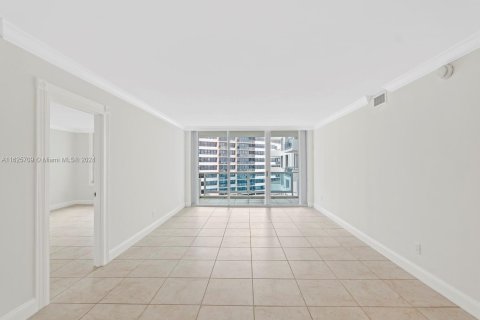 Condo in Miami Beach, Florida, 2 bedrooms  № 1281761 - photo 5