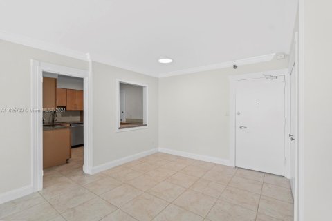 Copropriété à vendre à Miami Beach, Floride: 2 chambres, 96.62 m2 № 1281761 - photo 9