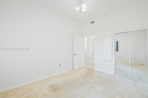 Condo in Tamarac, Florida, 2 bedrooms  № 1281813 - photo 24