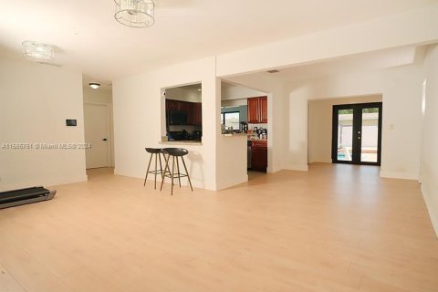 Casa en venta en Miramar, Florida, 4 dormitorios, 153.2 m2 № 1171850 - foto 3