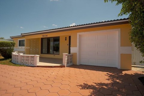 Villa ou maison à vendre à Miramar, Floride: 4 chambres, 153.2 m2 № 1171850 - photo 2