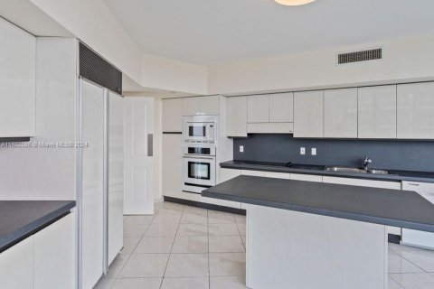 Copropriété à vendre à Miami, Floride: 2 chambres, 192.31 m2 № 1292697 - photo 5