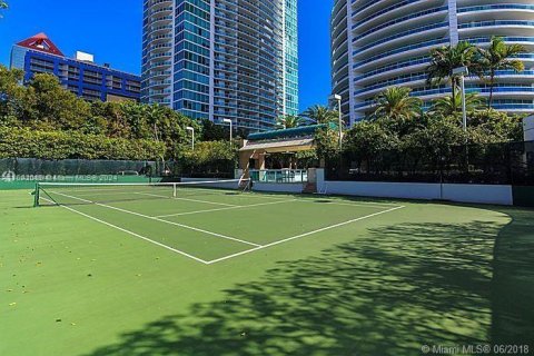 Condo in Miami, Florida, 2 bedrooms  № 1292697 - photo 16