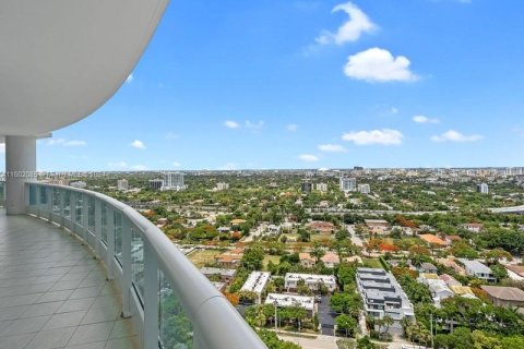 Copropriété à vendre à Miami, Floride: 2 chambres, 192.31 m2 № 1292697 - photo 10